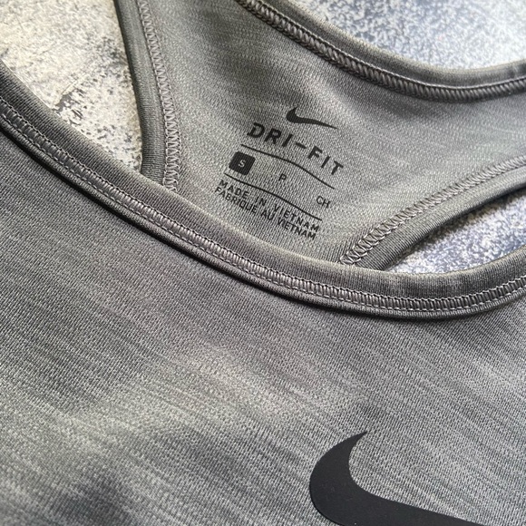 Grey Nike drifit sports bra- size small - Picture 2 of 4